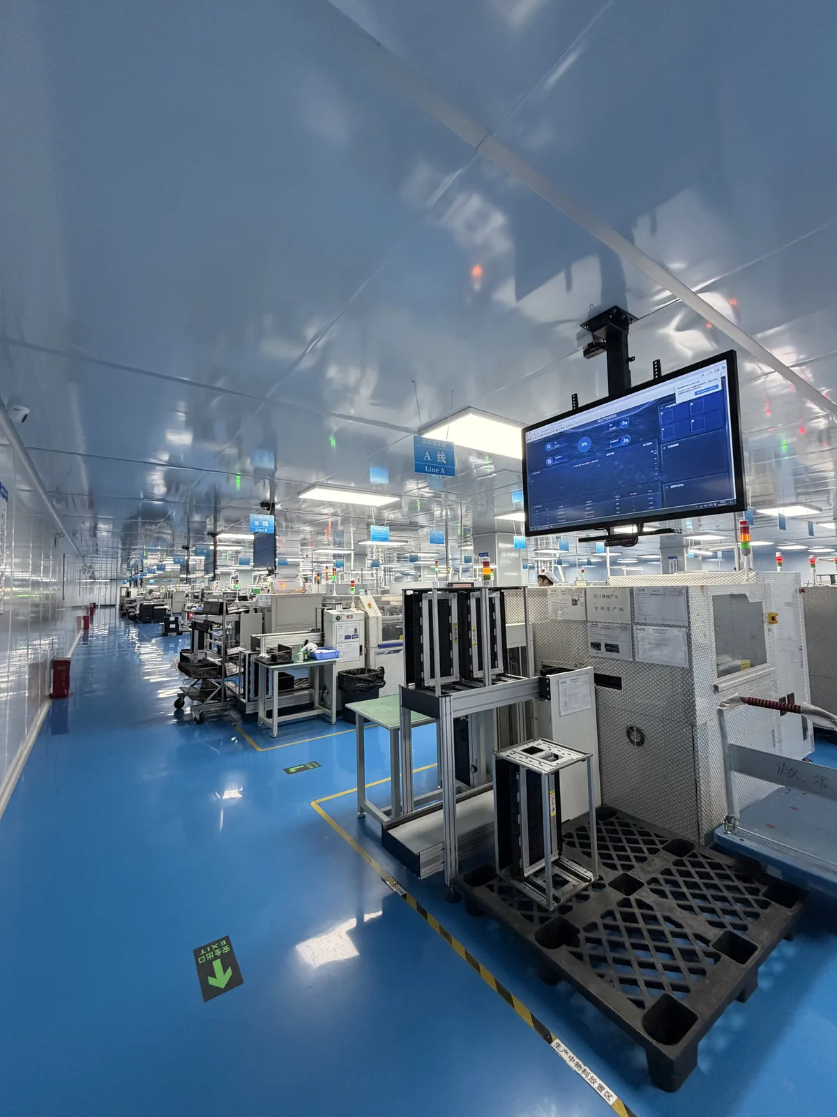 SMT workshop at the Shenzhen PCB & PCBA factory